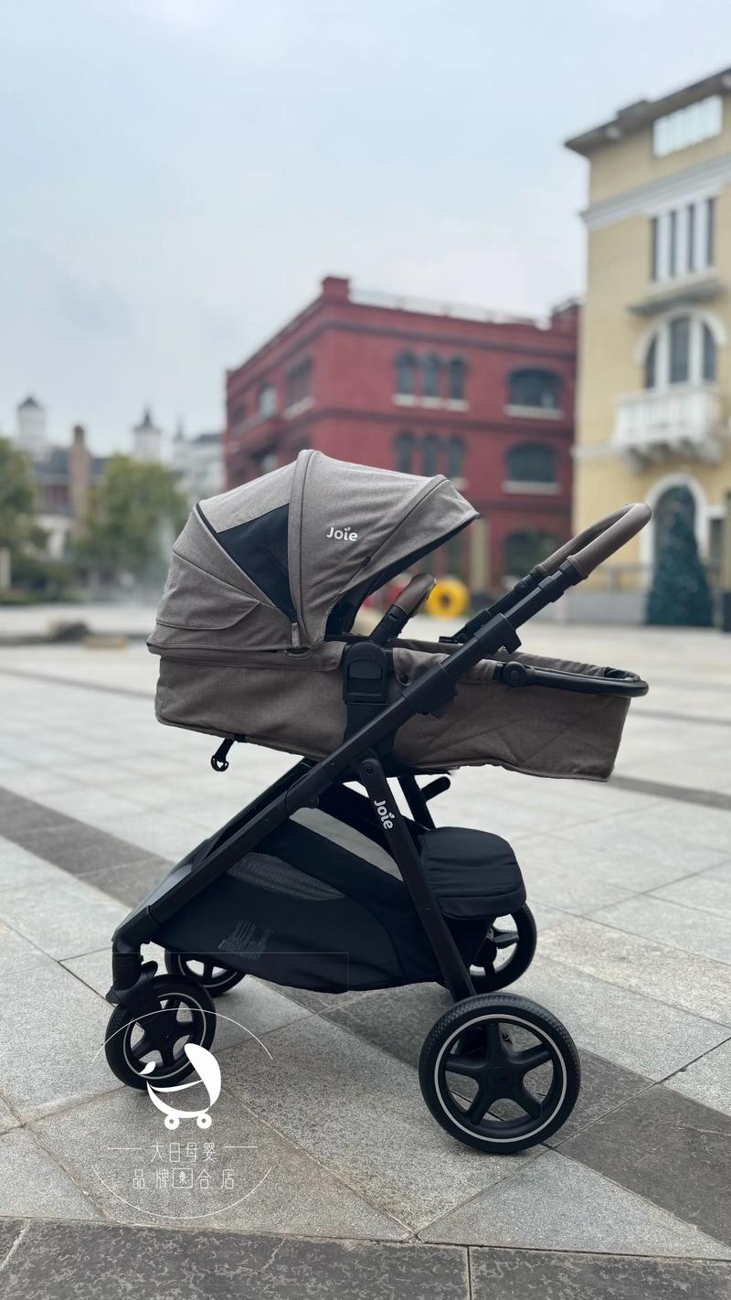 婴儿车高景观睡篮与普通座椅高度对比实拍