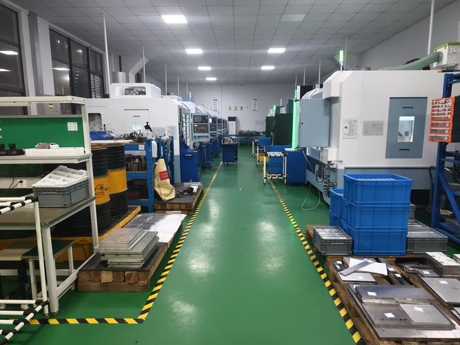 开平机厂家车间成品待检区实拍