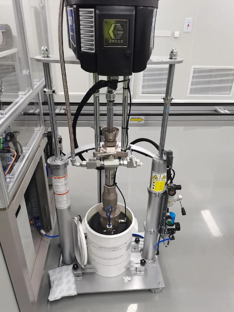 汽车总装线工业胶粘剂涂胶自动化作业图