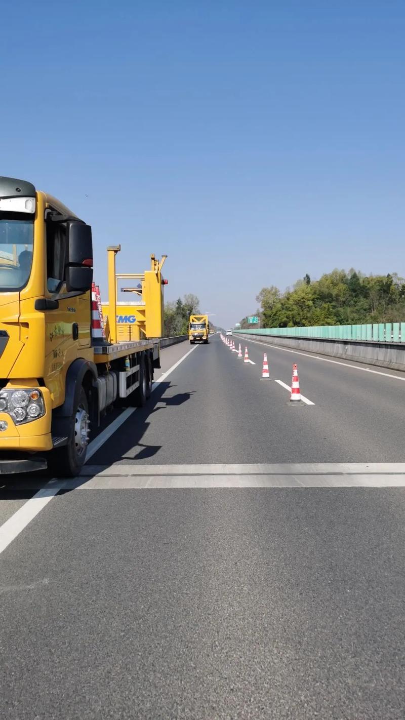 自动驾驶车辆遇到道路施工场景