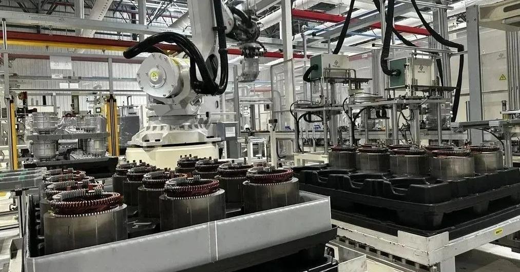 新能源电机转子同轴度校准生产线现场