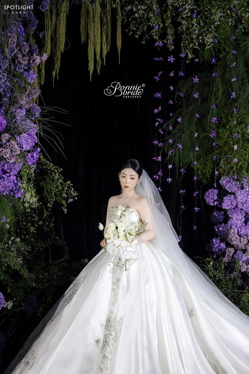 仪式感是有了，可拍完蚊子的包比婚纱头饰还多