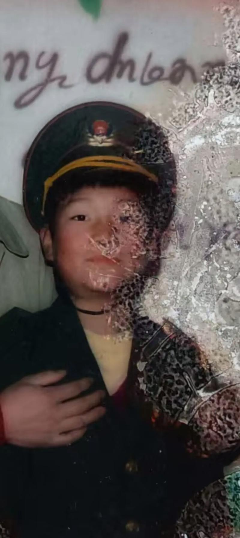 老照片修复翻车实录:我花了一周时间,终于让30年前的这张脸不糊了-因为所以