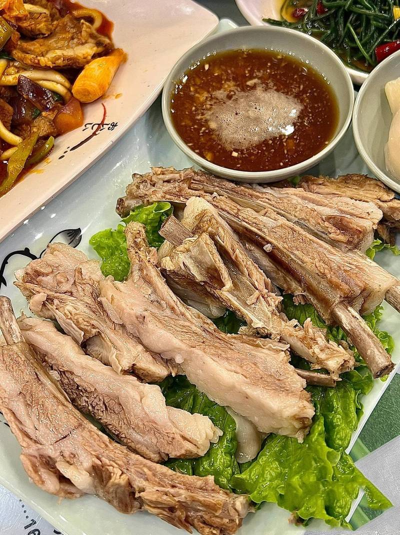 呼伦贝尔大草原牧区手把肉餐食