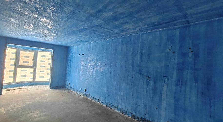 装修工地刷好彩色墙固现场