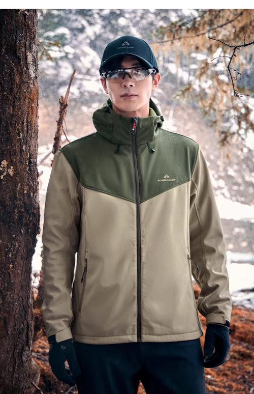 软壳冲锋衣和硬壳冲锋衣怎么选?——登山装备选购避坑指南-我问答网