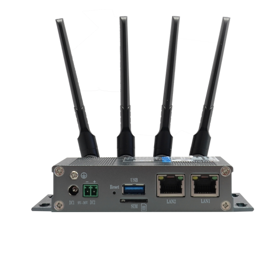 汽车零部件车间安装好的工业网关实物图