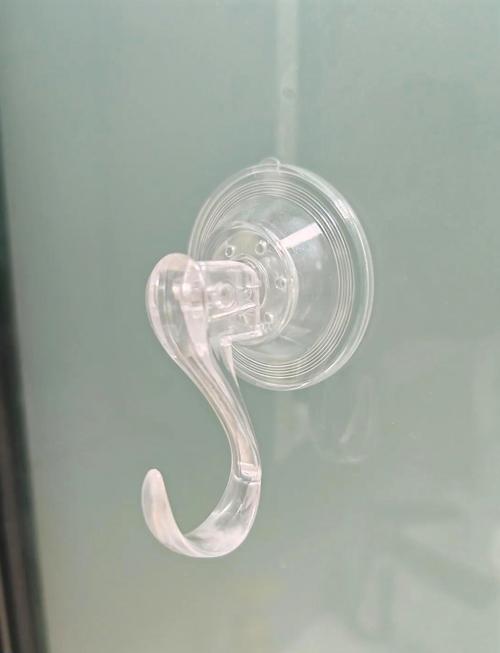 2、两块钱一个的万用吸力:磁吸挂钩
