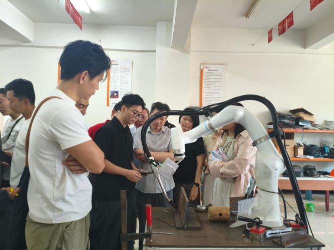 破局职业教育：双师型教师培养到底卡在哪？