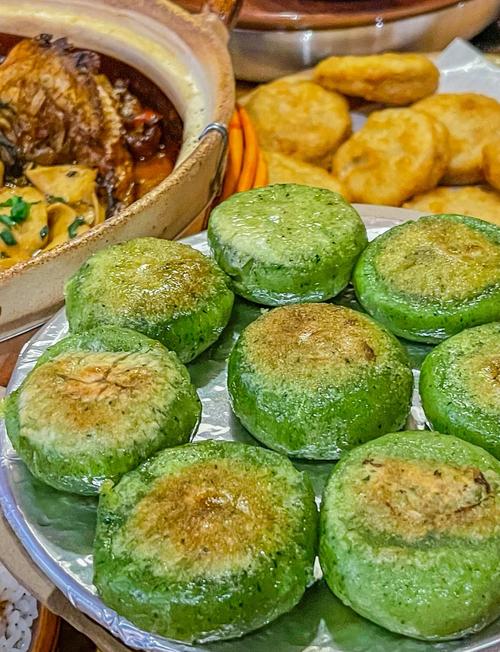 湖南湘西土家族印着龙凤纹的喜糍粑