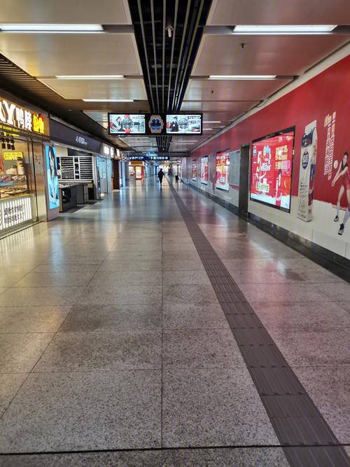 南京新街口地下综合体连通通道实景