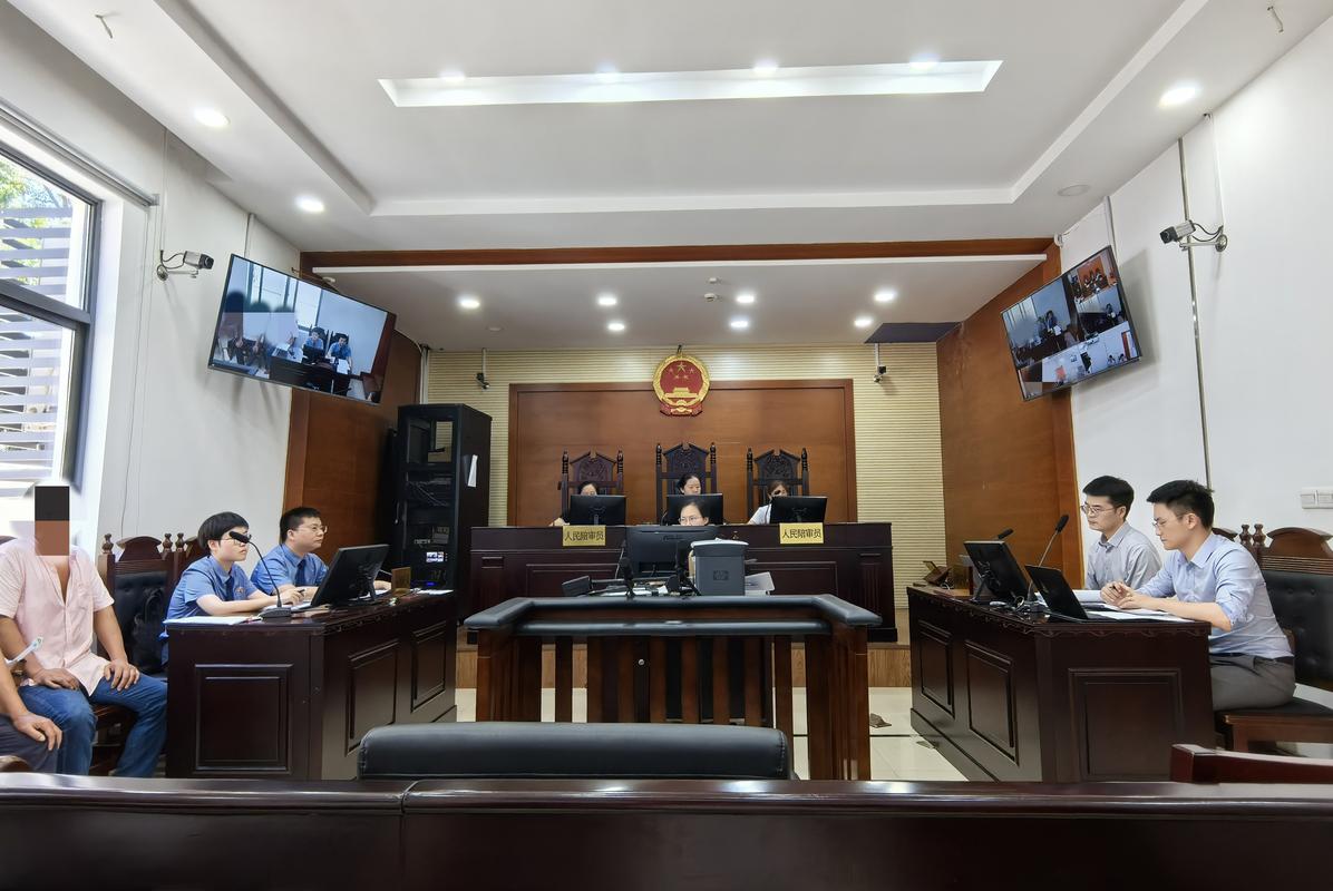 法院指定成年人监护人案件庭审现场