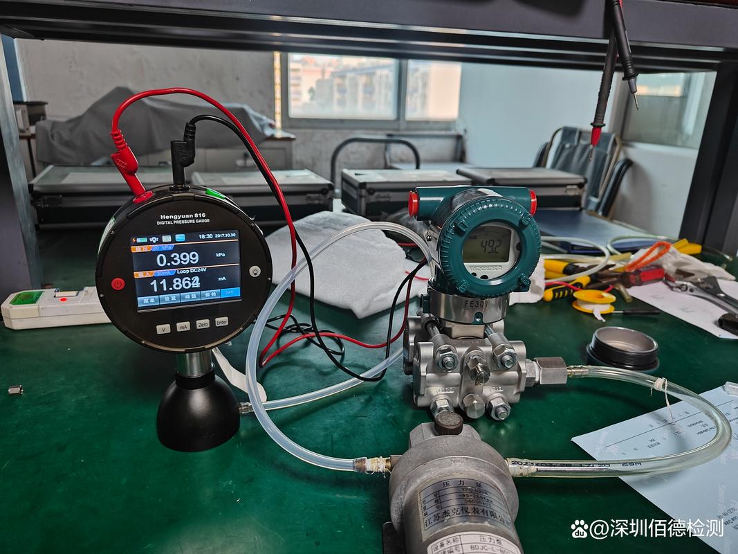 工业气体检测传感器校准作业现场