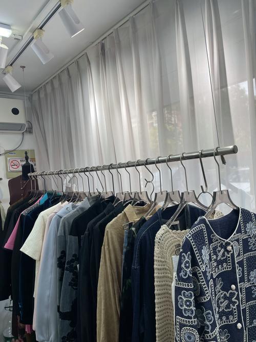 服装工厂直供零售门店成品挂架实拍