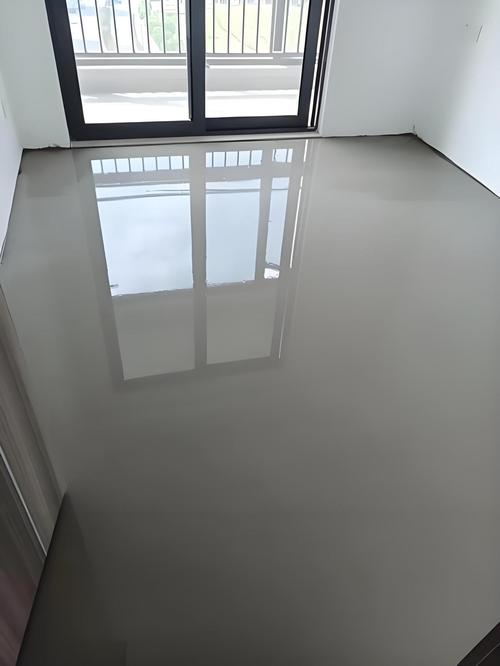 入住三个月餐厅水泥自流平清洁后实景