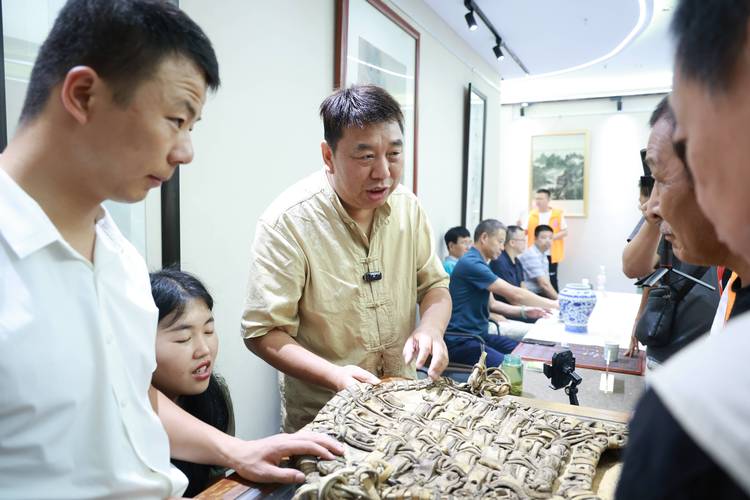 民间文物鉴定证书印刷作坊现场