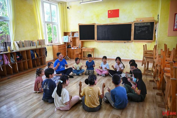 小班化教学 围坐互动 课堂实拍