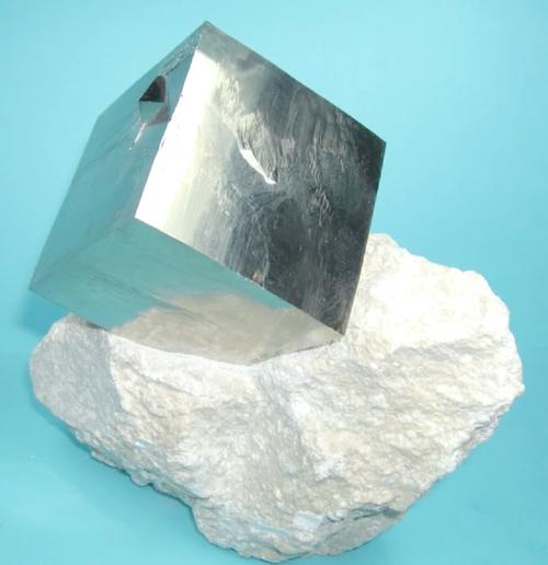 矿石:一场跨越亿万年的地质之恋-因为所以