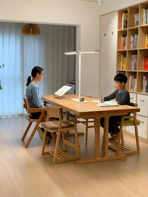 餐桌边聊自主完成作业:为什么你越催,孩子越慢?-大讲堂