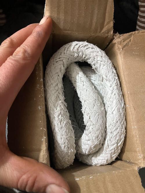 回火炉炉门密封胶条老化对比照片