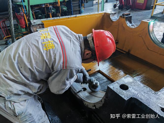 轴承座浸涂防锈油操作场景