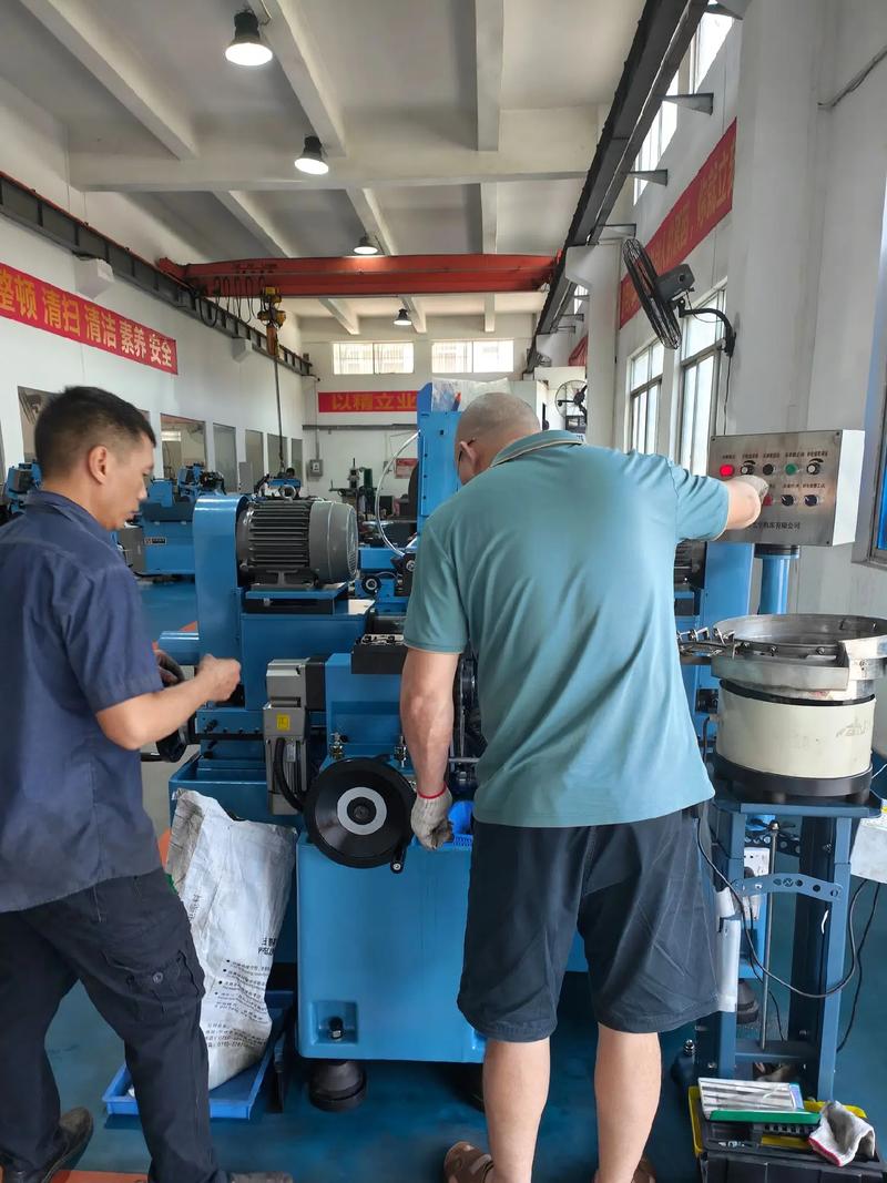 磨抛机厂家售后工程师现场检修
