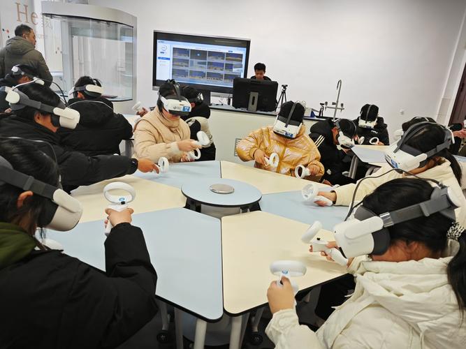 学生使用虚拟现实设备进行虚拟实验