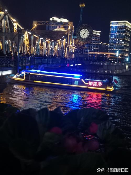 周边夜拍路线：从九龙仓到湘江边的光轨