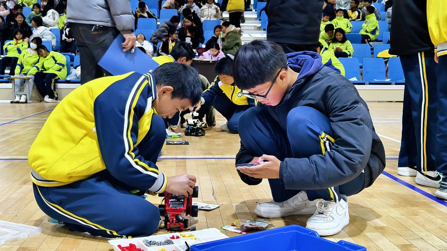 中学生科技特长生编程竞赛现场