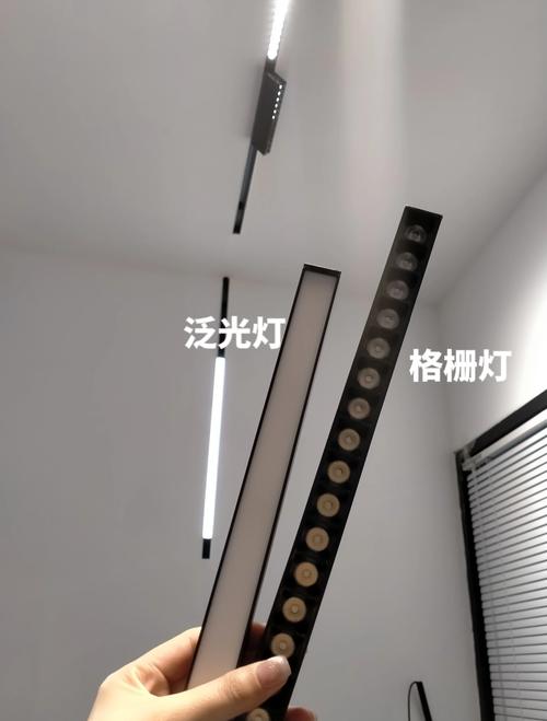 无主灯劣质磁吸轨道铜片对比图