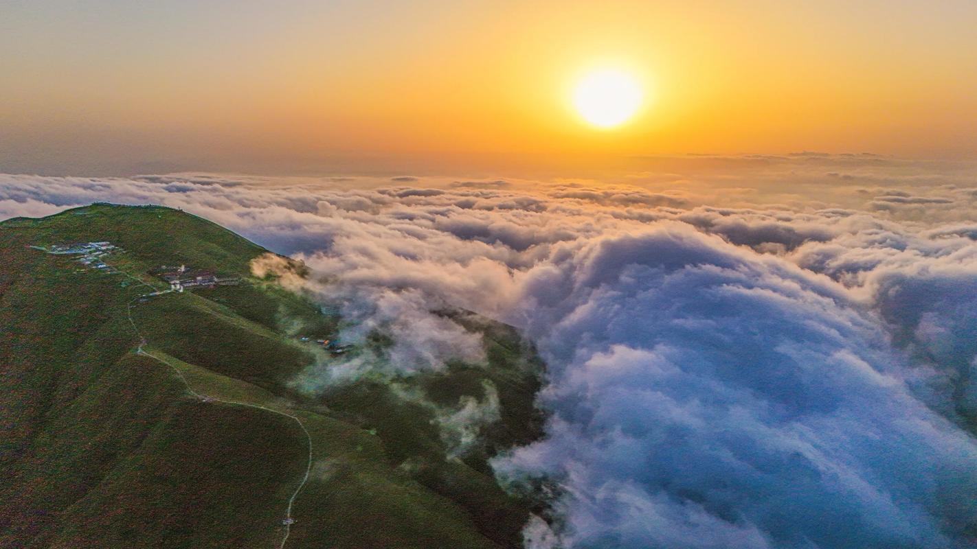 武功山吊马桩栈道云海夕阳