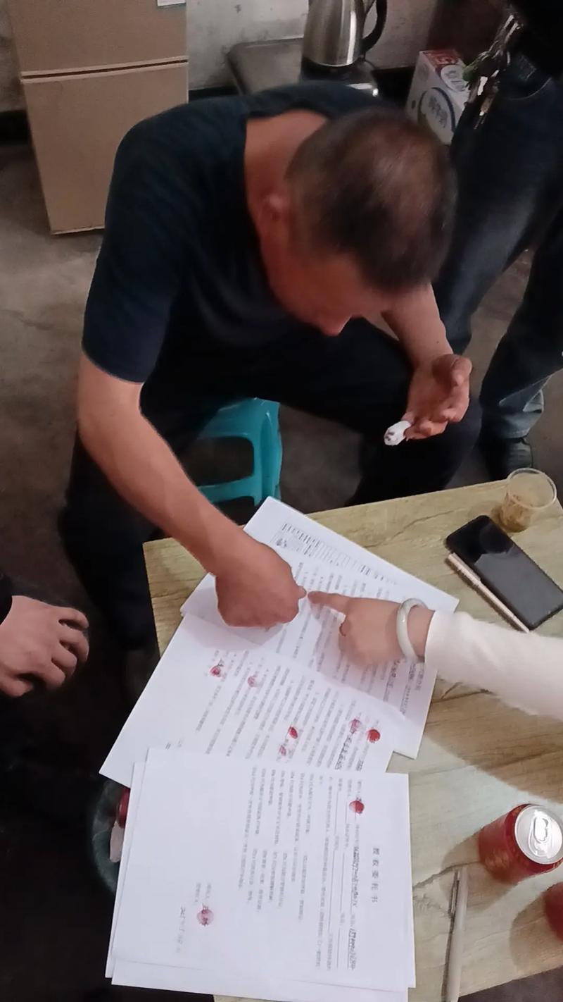 房产纠纷律师签订委托合同现场