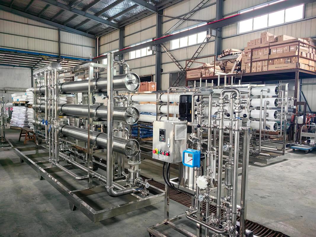 工业水处理车间膜分离设备现场图
