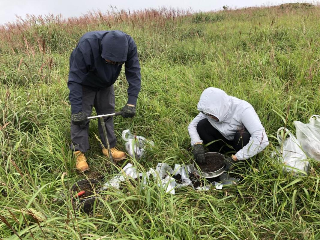 环境科研众包采样人员野外作业实拍