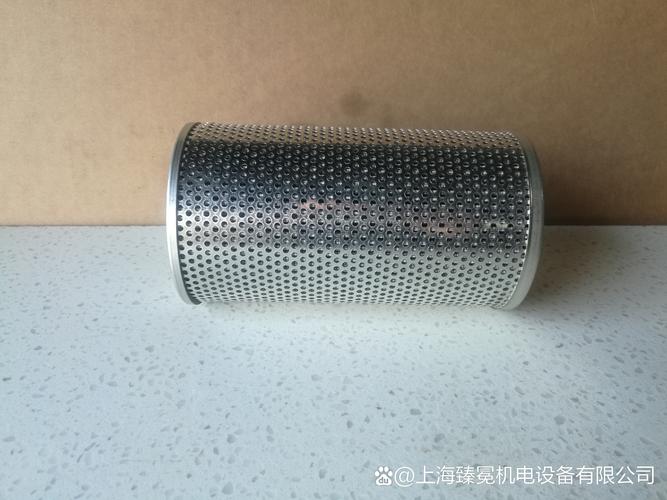 拆解后堵塞的液压过滤器滤芯对比图