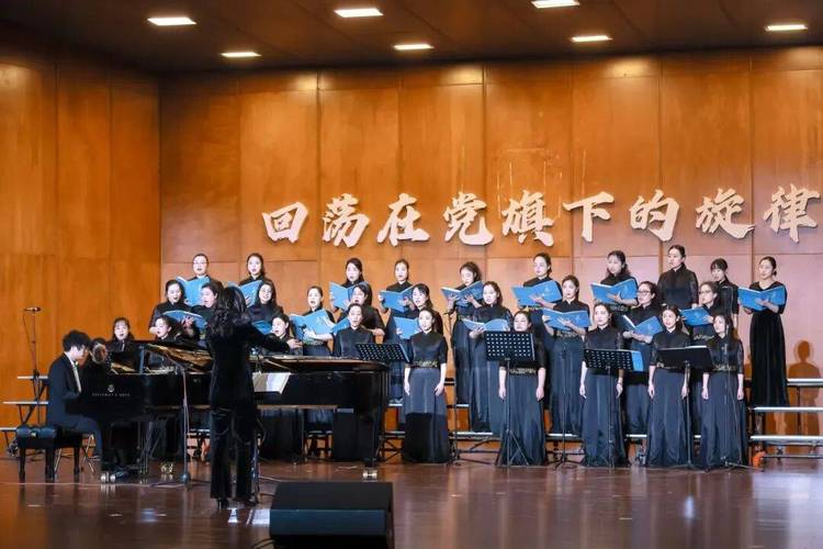 美育时代下,合唱团成了“刚需”?我们需要的不是功利心,是敬畏心