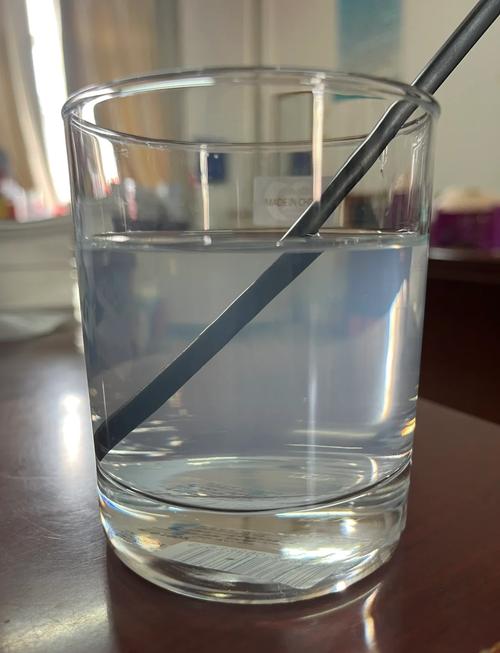 光的折射筷子入水变弯现象图