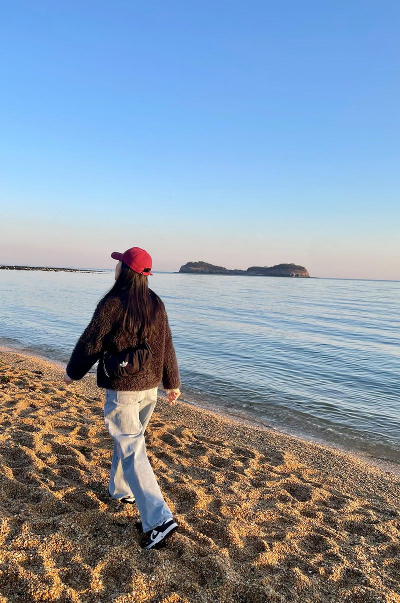 大连海滨冷色调穿搭