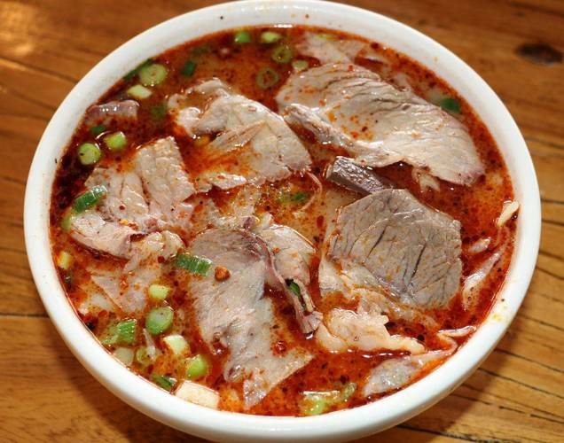 洛阳牛肉汤清汤底特写