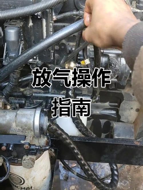 燃油车缸体侧面排气螺塞位置实拍图