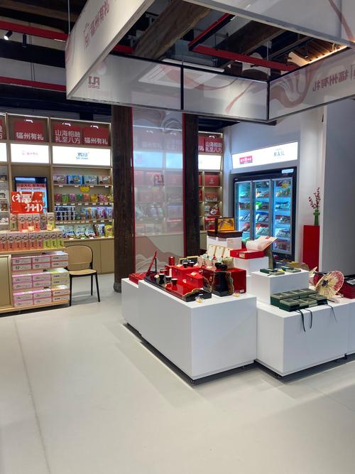 都市零售门店角落联名展示柜实景