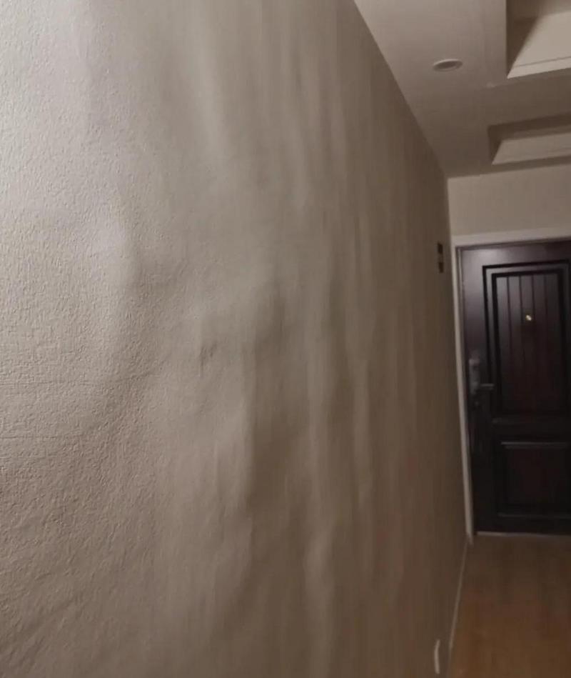 装修缝隙留错显杂乱的客厅墙面