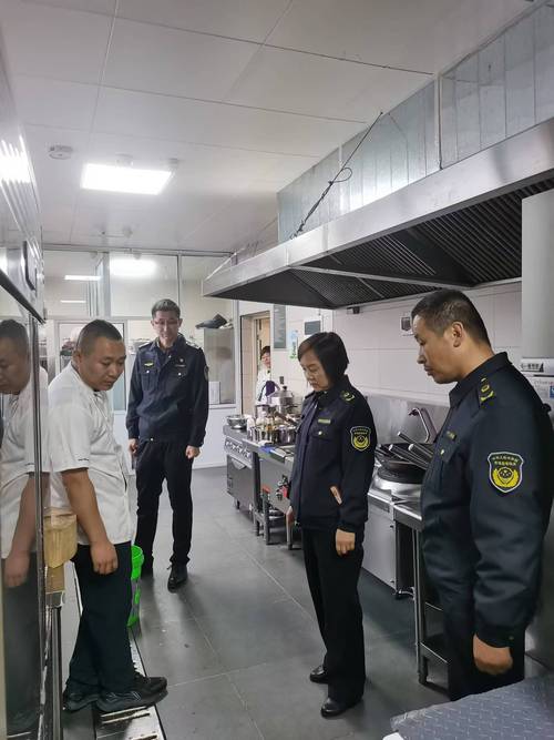 市监局食品安全抽样检验现场照片