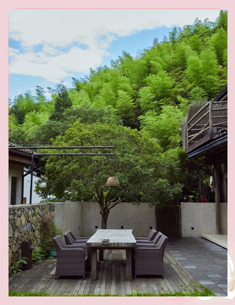 莫干山仙潭村石屋民宿二楼露台竹海景观