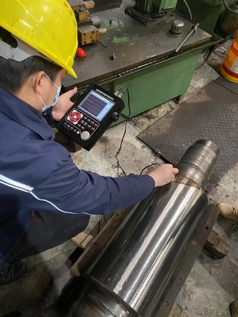 超声波探伤机厂家工程师现场校准设备实拍