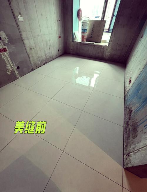 仿古砖留缝施工与十字卡使用现场图