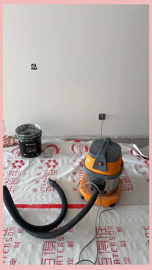 壁纸墙面用吸尘器毛刷吸头清洁灰尘场景图