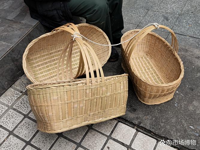 池州华龙洞山脚下卖野茶的阿婆竹篮