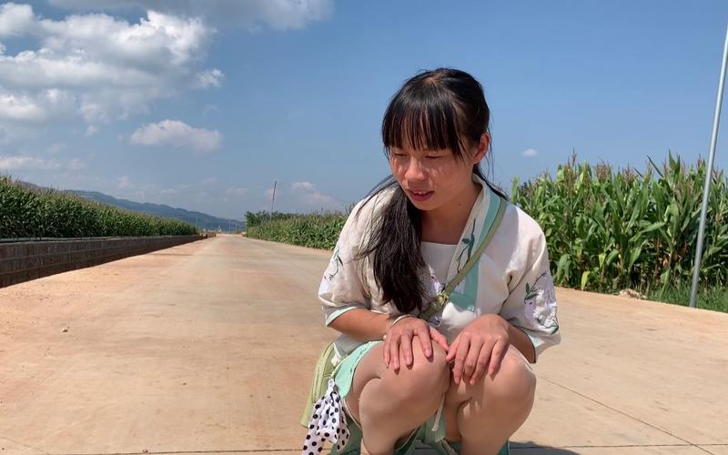 蹲下来才看得见