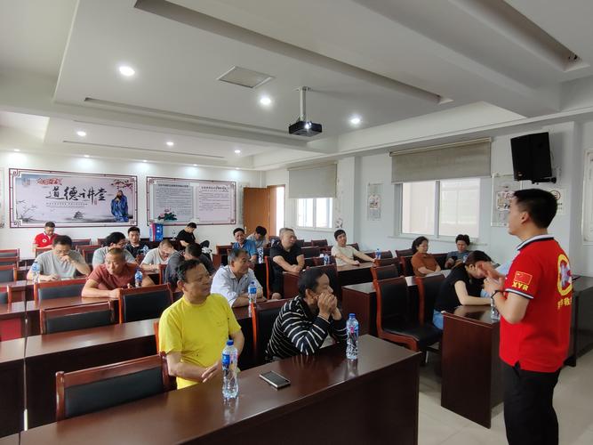 工业企业员工团体哀伤辅导活动现场